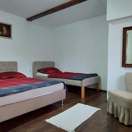 Apartments Jurasic โอกูลิน ภายนอก รูปภาพ