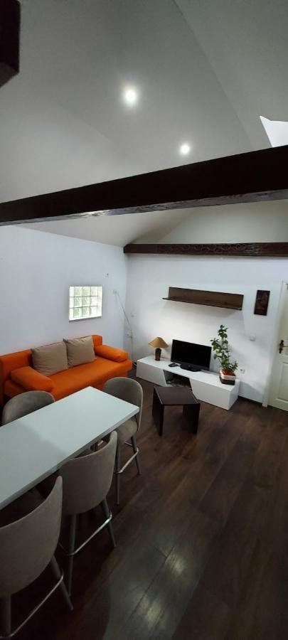 Apartments Jurasic โอกูลิน ภายนอก รูปภาพ