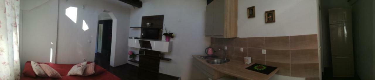 Apartments Jurasic โอกูลิน ภายนอก รูปภาพ