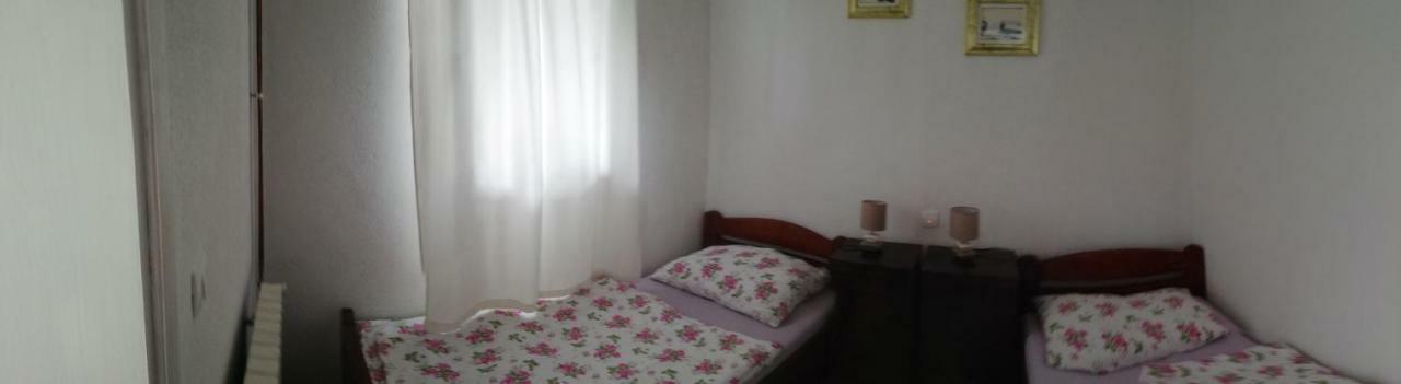 Apartments Jurasic โอกูลิน ภายนอก รูปภาพ
